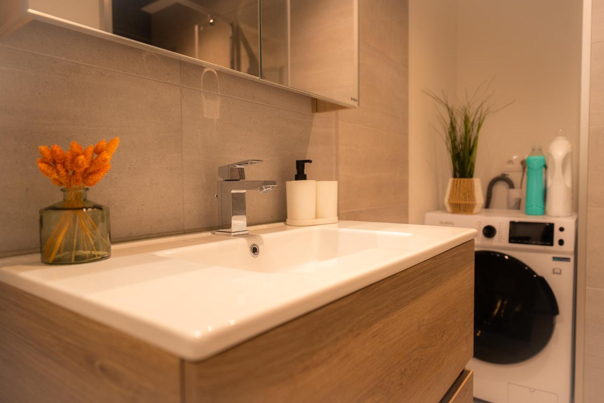 Appartement Cosy Pres De Tout ! Mons Bagian luar foto